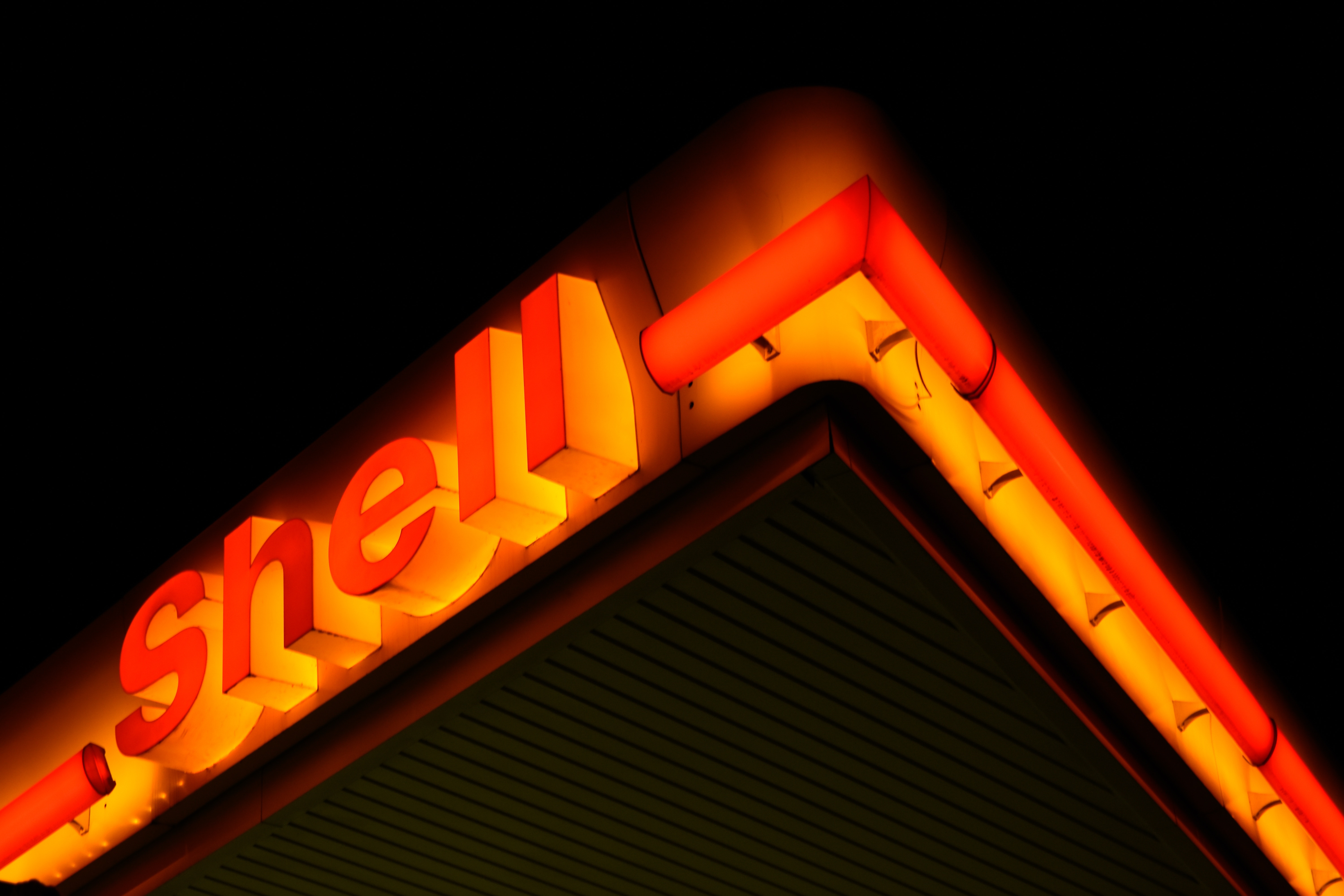 DS Nieuws: Milieudefensie Dagvaart Shell